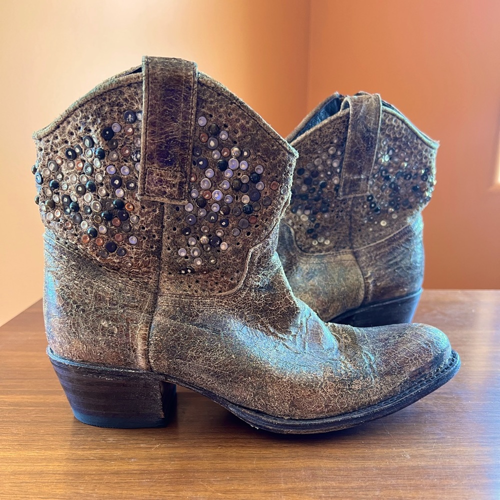 Sendra/Frye Deborah Studded Boot, Short 7 1/2 (38) Distressed brown/grey